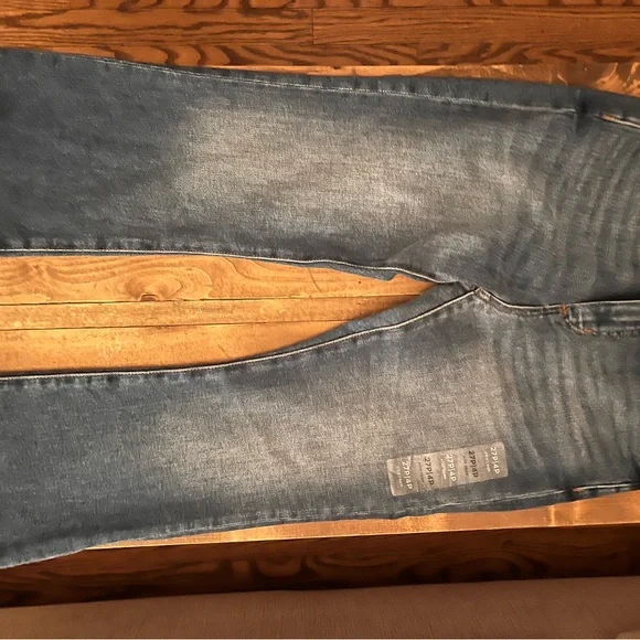 Loft: the kick crop High Rise Petite Jeans 27p/4p - Picture 5 of 9